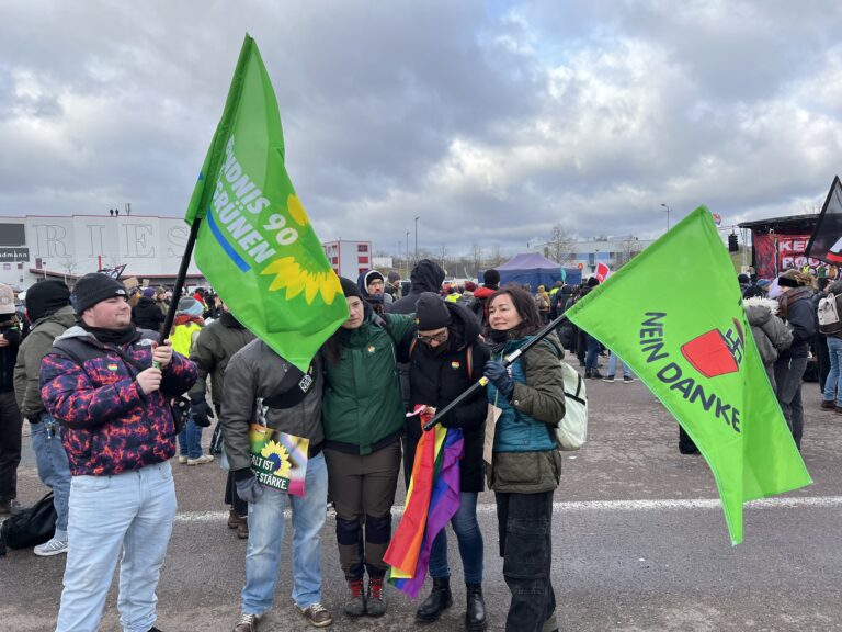 10.000 in Riesa für Solidarität und Demokratie auf der Straße!